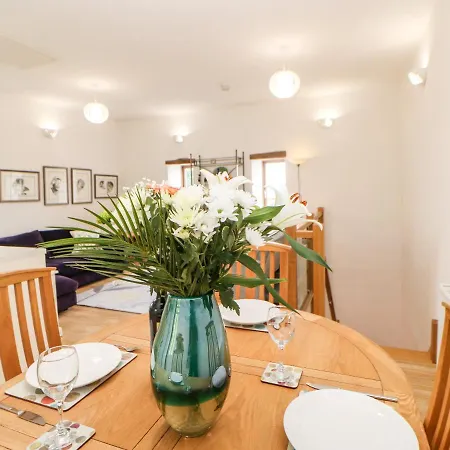 בית נופש Whinstone *