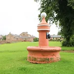 Whinstone Nyaraló Keisley